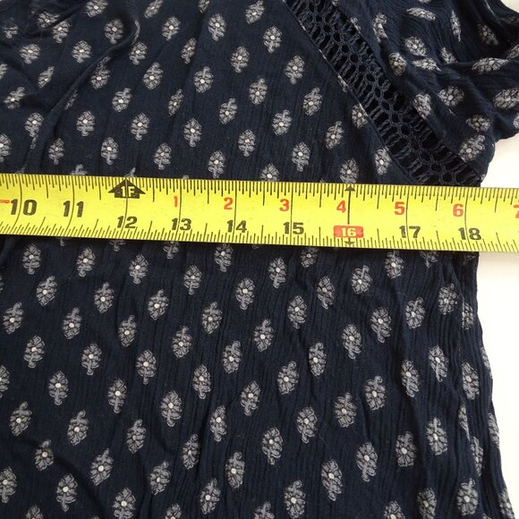 Hollister Top Women Size S Navy Blue Boho With Crochet Detail Long Sleeve FLAW - Picture 8 of 13